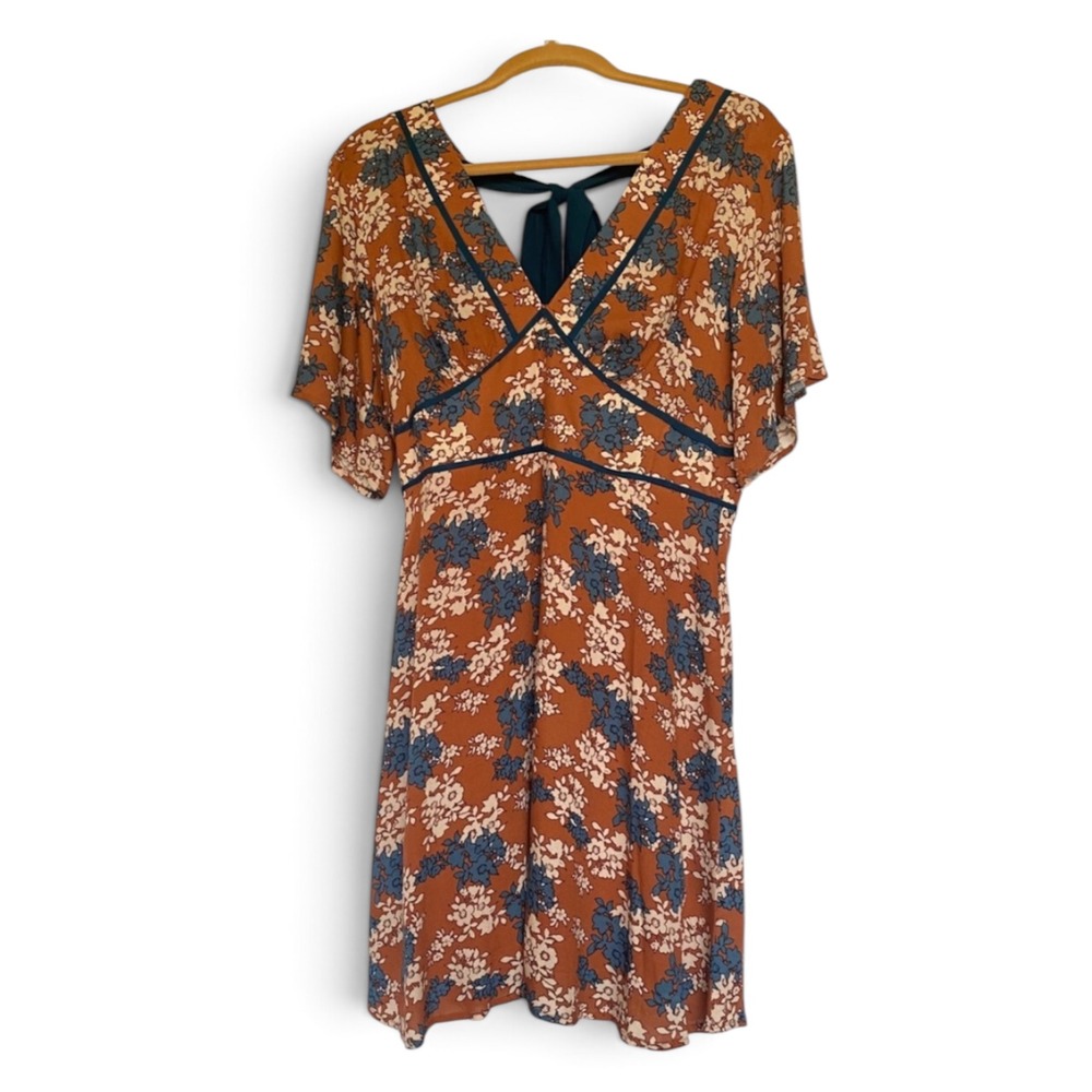 Le Lis Floral V-Neck Mini Dress Rust Orange Blue Flutter‎ Sleeve Tie Back Large